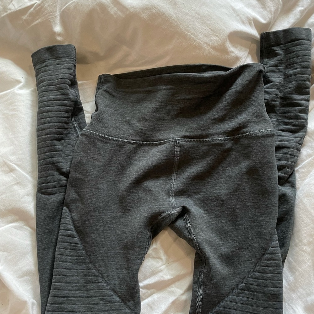 Alphalete revival leggings